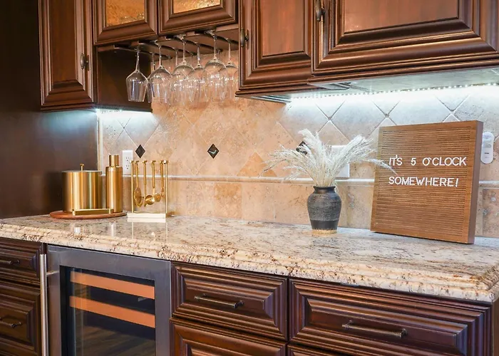 Lakeside Luxury Val Vista Holiday home *