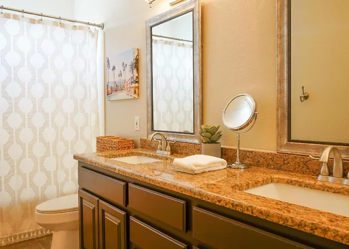 Lakeside Luxury Val Vista