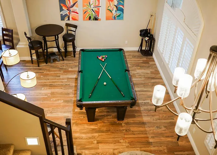 Lakeside Luxury Val Vista