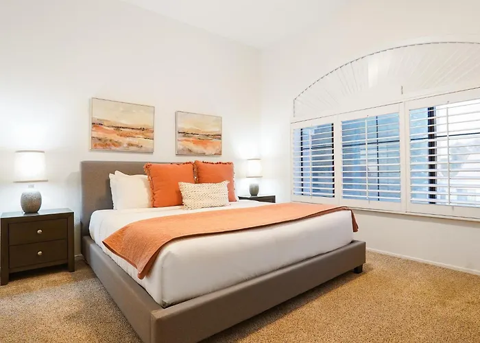 Lakeside Luxury Val Vista