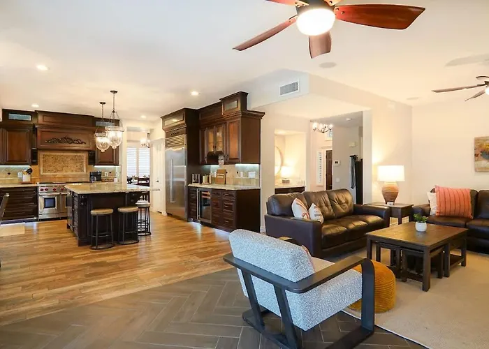 Lakeside Luxury Val Vista *