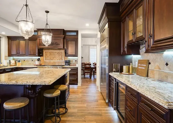 Lakeside Luxury Val Vista *